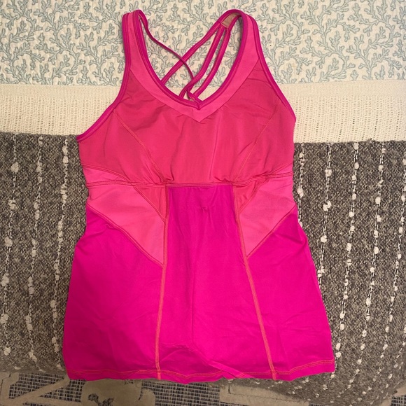 Lulu Lemon tank with built in sports bra - Picture 3 of 4